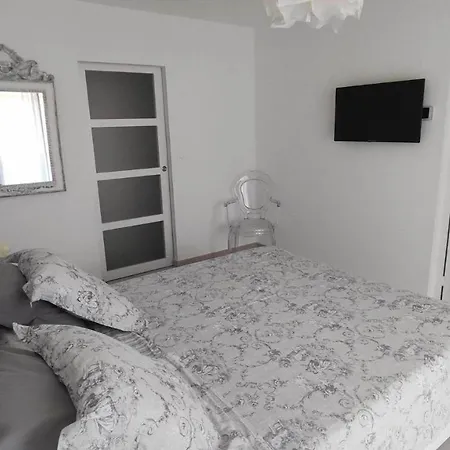 La Maison De Marie A 8 Mn Des Plages Oda ve Kahvaltı Perpignan