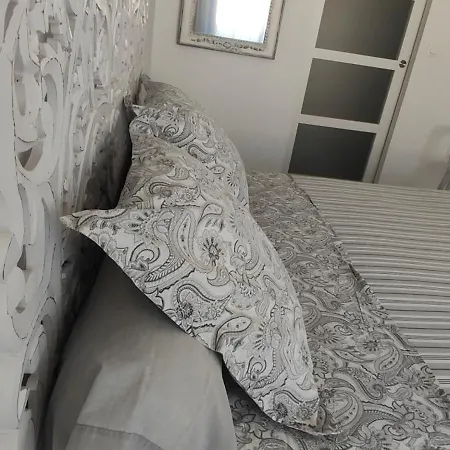 La Maison De Marie A 8 Mn Des Plages Oda ve Kahvaltı