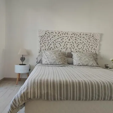 Couette-café La Maison De Marie A 8 Mn Des Plages