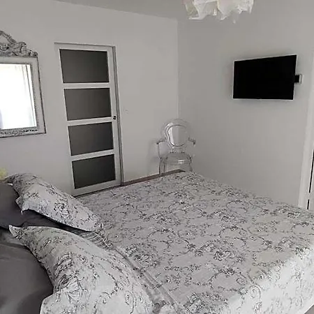La Maison De Marie A 8 Mn Des Plages